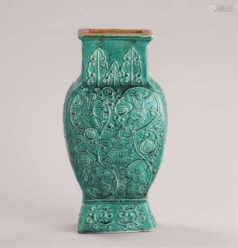 清代（1644-1911） 法华五子登科缠枝莲纹瓶