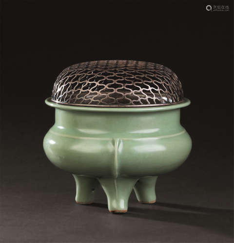 宋代（960-1279） 龙泉窑鬲式炉