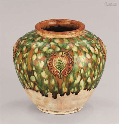唐代（618-907） 三彩花卉纹罐