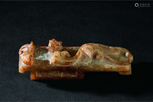 汉代（B.C.206-A.D.220） 玉雕螭龙纹剑格