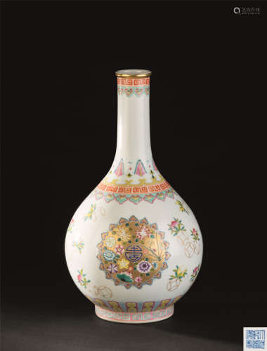 民国（1912-1949） 粉彩寿字寿桃纹胆式瓶