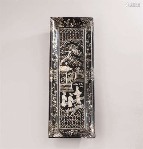 明代（1368-1644） 大漆嵌螺钿亭台楼阁人物纹长方香盘