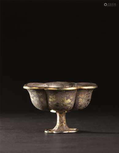 唐代（618-907） 银鎏金狩猎纹花口杯