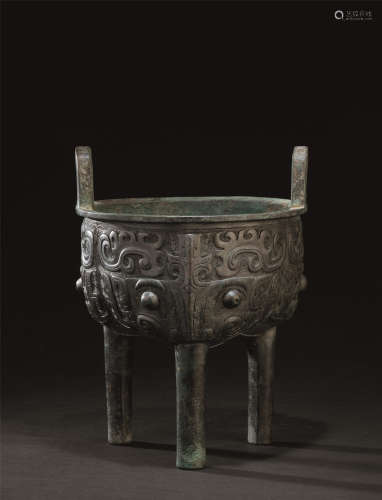 西周（约B.C.1100-771） 青铜兽面纹鬲式炉