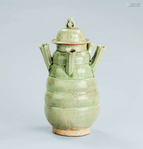 北宋（960-1127） 越窑莲瓣纹五孔瓶