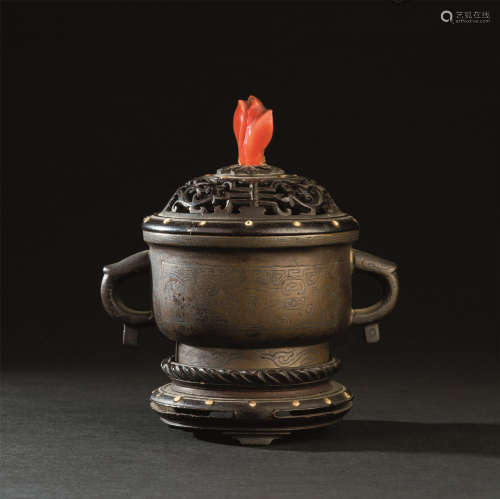 明代（1368-1644） 铜错银饕餮纹双耳香炉