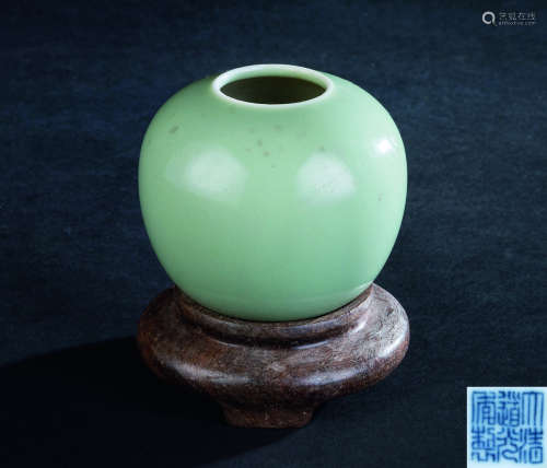 清代（1644-1911） 豆青釉水盂
