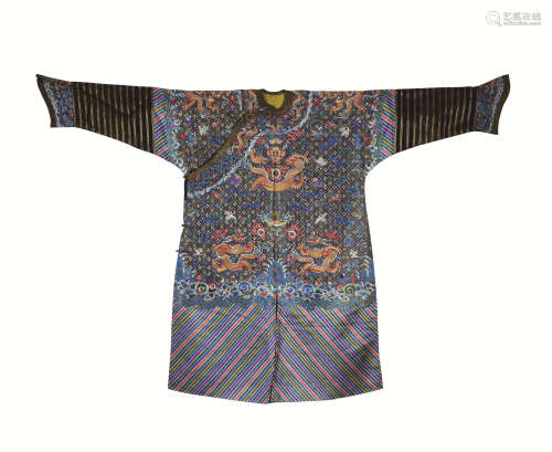 清代（1644-1911） 红地金线龙袍