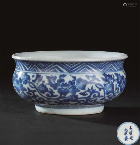 明代（1368-1644） 青花缠枝花卉纹洗