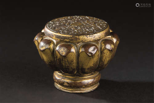 明代（1368-1644） 铜鎏金莲瓣纹佛道具