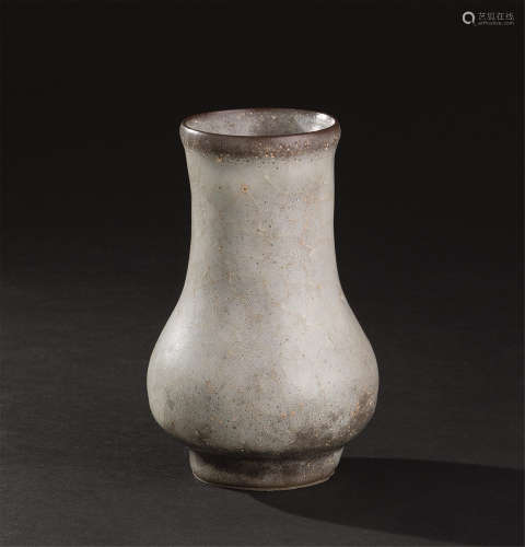 宋代（960-1279） 青瓷胆式瓶