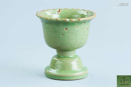 元代-明代（1279-1644） 龙泉窑刻花卉纹高足杯