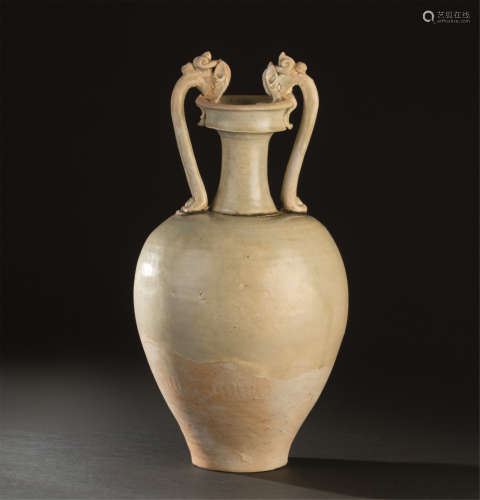 唐代（618-907） 白瓷双龙瓶