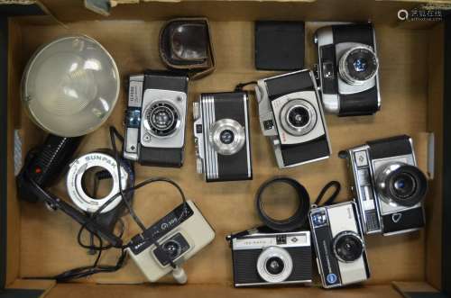 A Tray of 35mm and Instamatic Viewfinder Cameras, including Agfa, Kodak, Halina, Ilford, Iloca and