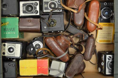 A Tray of Box, Folding and Viewfinder Cameras, including Agfa, Bencini, Braun, Ensign, Halina, Kodak