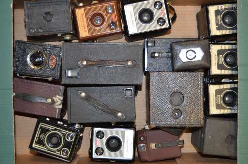 A Tray of Box Cameras, including Agfa Synchro Box, Butcher Maxim No 3, Ensign, Dacora Daci (red),