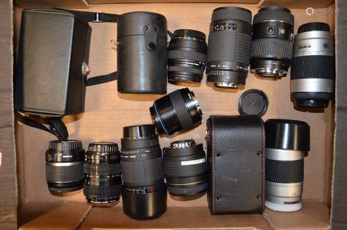 A Tray of Zoom Lenses, including Canon EF-S 18-55mm f/3.5-5.6 IS, Pentax-A 28-80mm f/3.5-4.5,