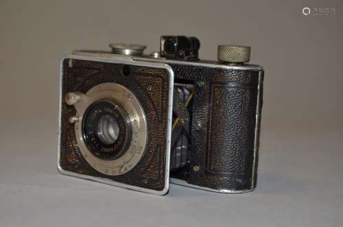 A Foth Derby I Folding Roll Film Camera, 127 film, 3cm x 4cm format, with Foth Anastigmat 50mm f/3.5