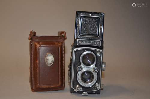 A Rolleiflex 3.5A MX (K4A) 6 x 6 cm Roll Film TLR Camera, serial no 1228247, Zeiss-Opton Tessar,