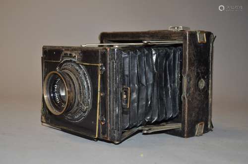 A Zeiss Ikon Nettel 870/7 9 x 12 cm Press Plate Camera, condition P, missing focusing knob, rear