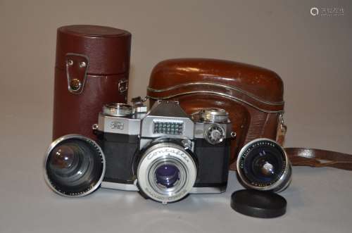 A Zeiss Ikon Contaflex Super SLR Camera Outfit, serial no Z 95626, maker's case, shutter working,