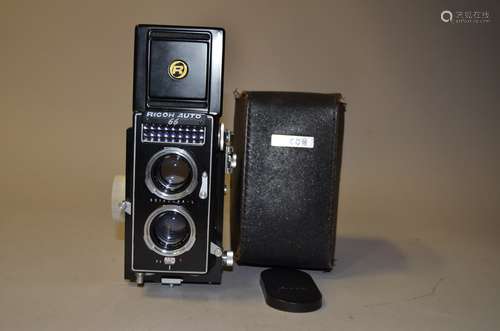 A Ricoh Auto 66 TLR Camera condition G, shutter working, meter responds to light, counter untested