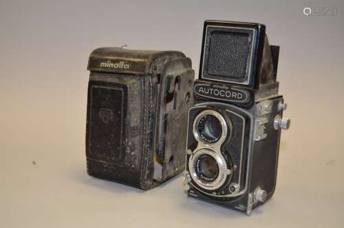 A Minolta Autocord Roll Film TLR Camera, serial no 402088, Rokkor 75mm f/3.5 lens, condition P,