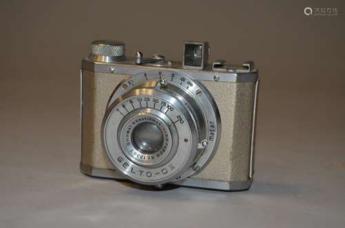 A Toakoki Seisakusho Gelto -D III Roll Film Camera, chrome, post-war model, telescoping Grimmel