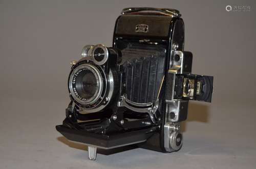 A Zeiss Ikon Super Ikonta C 531/2 Rangefinder Folding Camera, serial no E 30591, with Carl Zeiss