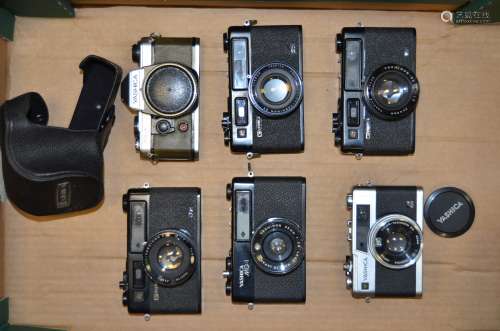 Yashica Rangefinder 35mm Cameras, including Yashica Electro 35, black, (3 examples), a Yashica