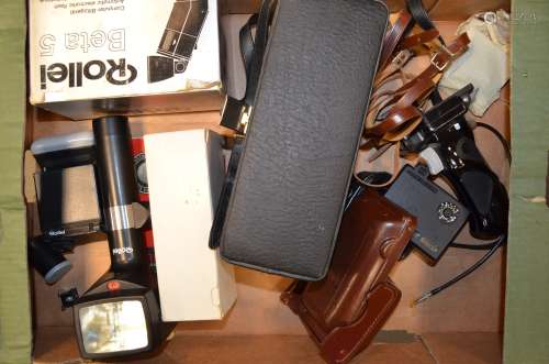 A Tray of Rollei Electronic Flash Accessories, including a Rollei hammer-head electronic flashgun, a