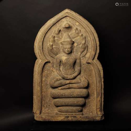 Cambodge, XII e s. Bouddha en méditation paré e...
