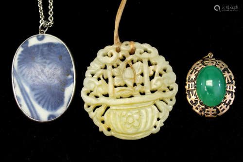 Three Chinese pendants