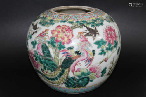 Chinese famille rose porcelain ginger jar. Republic period.