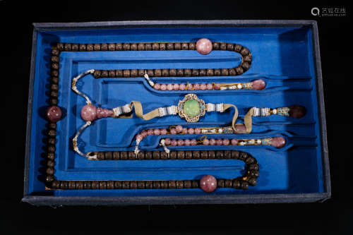 Chinese chengxiang beads court necklace .
