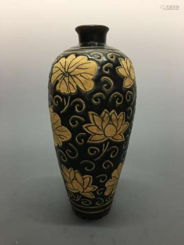 Chinese Cizhou Ware 'Lotus' Vase