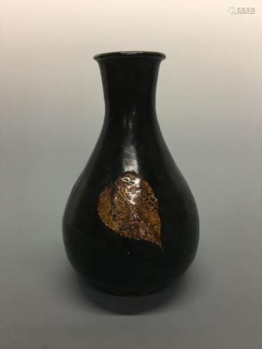 Chinese Jizhou Ware 'Leaf' Vase