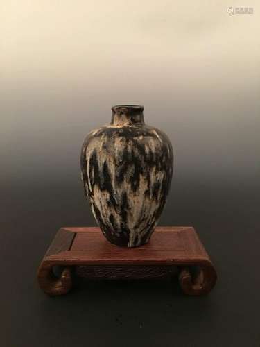 Chinese Jizhou Kiln Vase