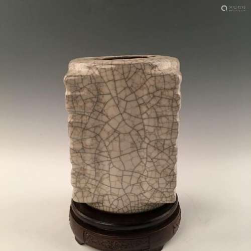 Chinese Ge-Type Cong-Shape Vase