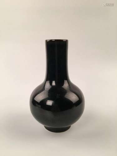 Chinese Black Glazed Glazed Porcelain Globular Vase