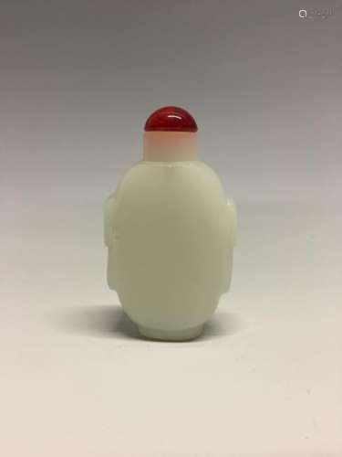 White Peiking Glass Snuff Bottle
