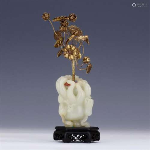 CHINESE GILT SILVER FLOWER IN JADE BUDDHA'S HAND