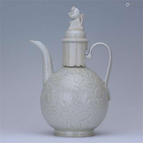 CHINESE PORCELAIN WHITE GLAZE KETTLE