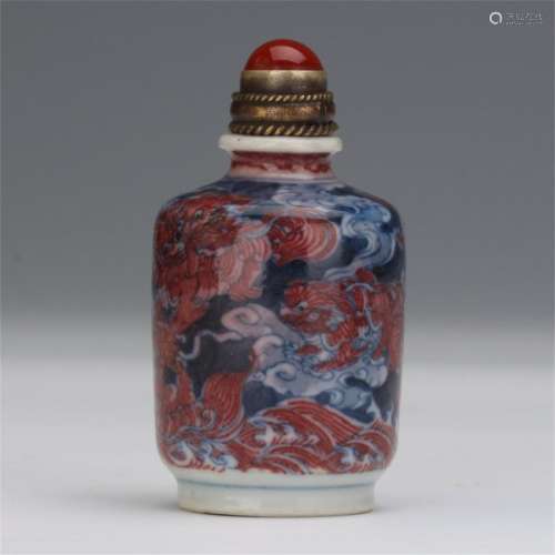 CHINESE PORCELAIN BLUE AND WHITE RED UNDER GLAZE DRAGON SNUFF BOTTLE