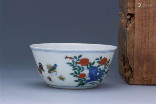 CHINESE PORCELAIN BLUE AND WHITE DOUCAI CHICKEN CUP