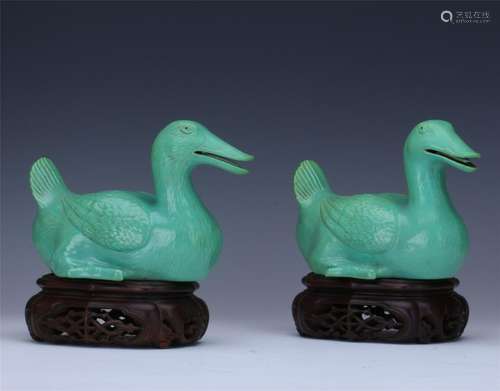 PAIR OF CHINESE GREEN GLAZE DUCKS