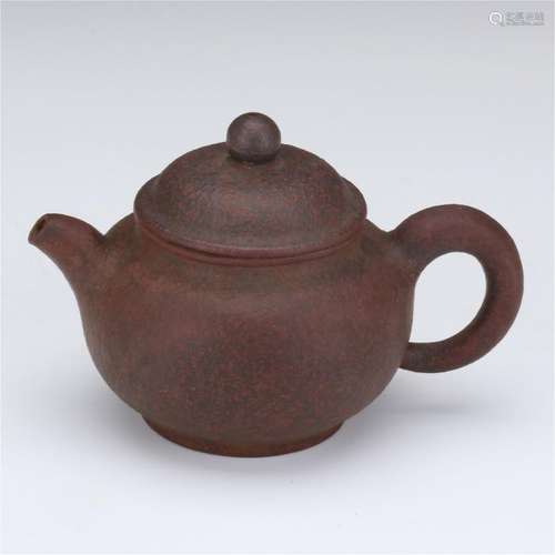 CHINESE YIXING ZISHA CLAY TEA POT