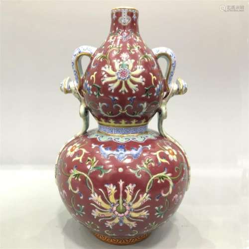 CHINESE PORCELAIN FAMILLE ROSE GOURD VASE