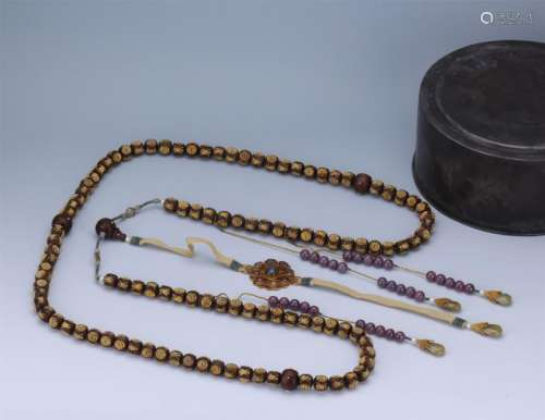 CHINESE GILT SILVER AGALWOOD BEAD CHAOZHU COURT NECKLACE