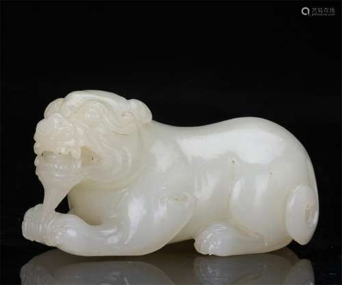 CHINESE WHITE JADE BEAST PAPER WEIGHT